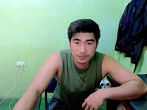 Snapshot of Hunkfireman chatting on 04/16/26, 11:51 Hunkfireman online show from 04/16/26, 11:51