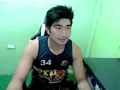 Snapshot of Hunkfireman chatting on 07/05/26, 11:22 Hunkfireman online show from 07/05/26, 11:22