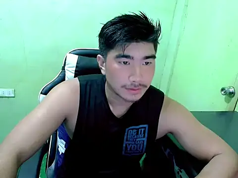 Snapshot of Hunkfireman chatting on 07/18/26, 12:52 Hunkfireman online show from 07/18/26, 12:52