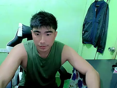Snapshot of Hunkfireman chatting on 05/22/26, 12:41 Hunkfireman online show from 05/22/26, 12:41