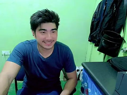 Snapshot of Hunkfireman chatting on 04/19/26, 10:38 Hunkfireman online show from 04/19/26, 10:38