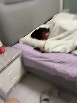 L7D8521 online show from 04/16/26, 02:29