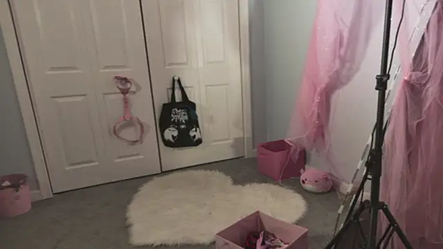 mia hart online show from 05/27/26, 02:30