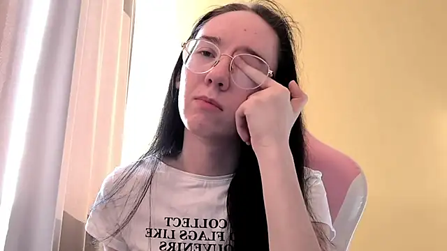 Aria Mur  online show from 04/15/26, 02:28