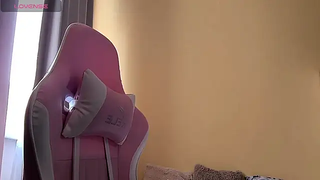 Aria Mur  online show from 04/14/26, 03:22