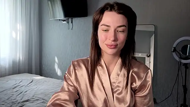 Kira  love1 online show from 05/20/26, 06:43