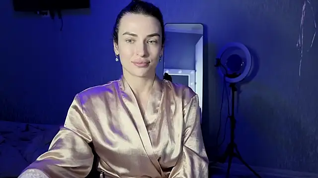 Kira  love1 online show from 05/20/26, 06:49