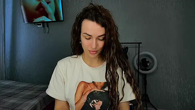 Kira  love1 online show from 04/26/26, 11:07