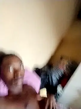 Snapshot of alphamale25 chatting on 04/05/26, 04:52 alphamale25 online show from 04/05/26, 04:52