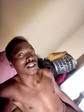 Snapshot of alphamale25 chatting on 04/06/26, 10:33 alphamale25 online show from 04/06/26, 10:33