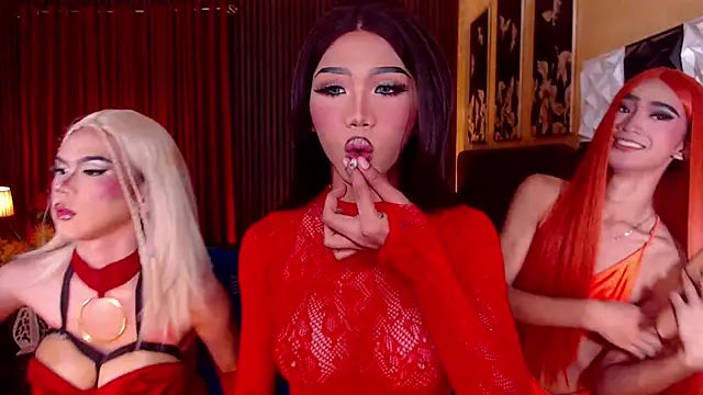 ThaliaSilvaTS online show from 04/09/26, 08:15