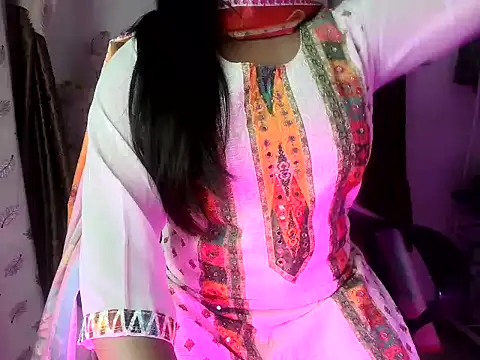 Snapshot of Rani_015 chatting on 04/07/26, 04:20 Rani 015 online show from 04/07/26, 04:20