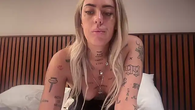Snapshot of jesswilde_xo chatting on 06/19/26, 08:42 jesswilde xo online show from 06/19/26, 08:42