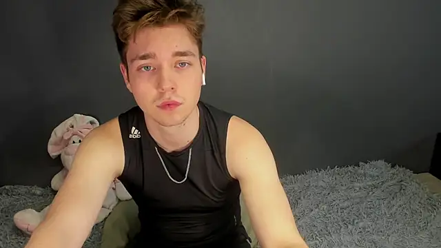 Snapshot of zeriax chatting on 04/06/26, 01:34 zeriax online show from 04/06/26, 01:34