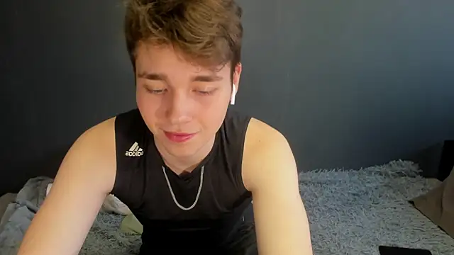 Snapshot of zeriax chatting on 04/08/26, 01:51 zeriax online show from 04/08/26, 01:51