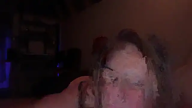 Snapshot of Threat24 chatting on 04/06/26, 09:32 Threat24 online show from 04/06/26, 09:32