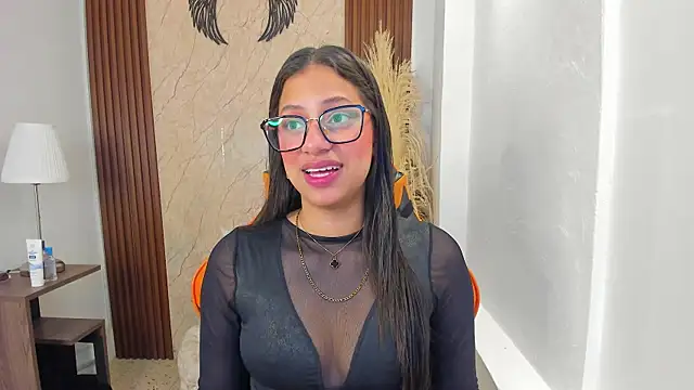 Snapshot of Atiena_ chatting on 06/06/26, 07:52 Atiena online show from 06/06/26, 07:52