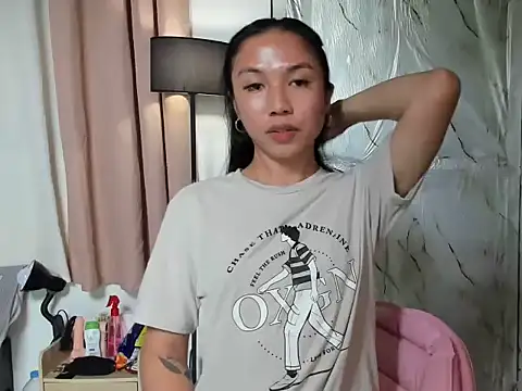 Snapshot of camilla_wild chatting on 05/16/26, 02:21 camilla wild online show from 05/16/26, 02:21