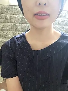 Snapshot of xx_Honoka_xx chatting on 04/13/26, 01:09 xx Honoka xx online show from 04/13/26, 01:09