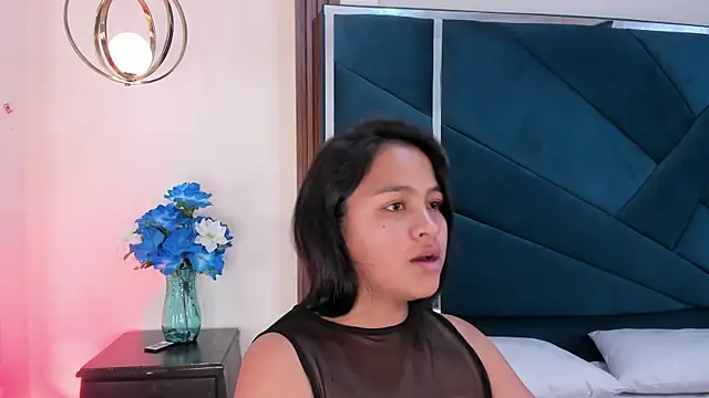Snapshot of AprilMiiller chatting on 05/19/26, 01:07 AprilMiiller online show from 05/19/26, 01:07
