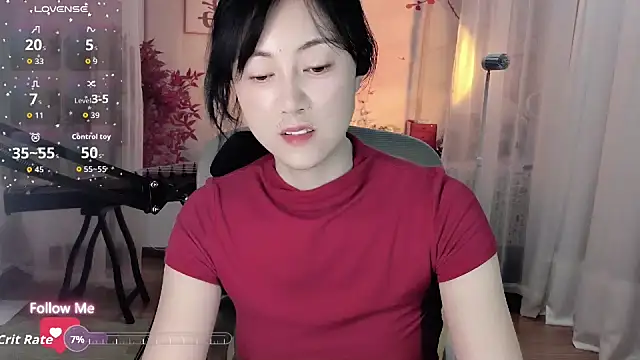 Snapshot of noomi-1111 chatting on 05/11/26, 02:18 noomi-1111 online show from 05/11/26, 02:18