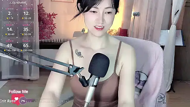 Snapshot of noomi-1111 chatting on 05/24/26, 01:55 noomi-1111 online show from 05/24/26, 01:55