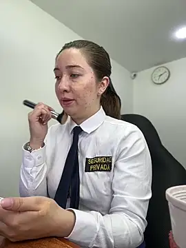 Snapshot of suzy-111 chatting on 04/10/26, 12:12 suzy-111 online show from 04/10/26, 12:12