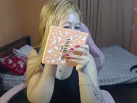 yourlenda online show from 05/25/26, 01:27