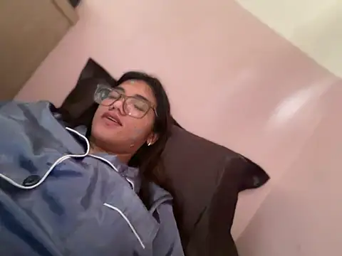 Akari hunt online show from 04/07/26, 11:06