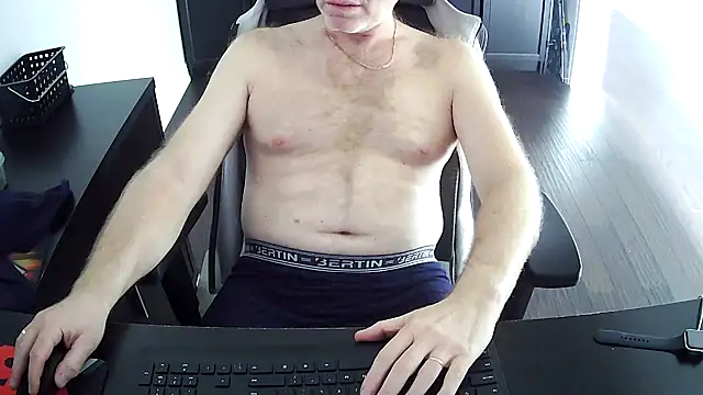 Snapshot of Shalun2000 chatting on 04/14/26, 10:15 Shalun2000 online show from 04/14/26, 10:15