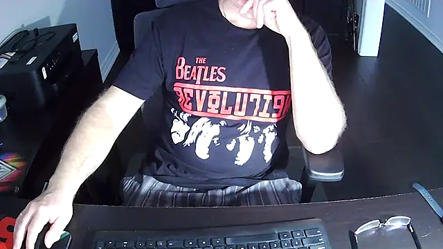 Snapshot of Shalun2000 chatting on 04/12/26, 01:03 Shalun2000 online show from 04/12/26, 01:03