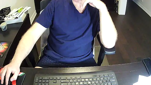 Snapshot of Shalun2000 chatting on 05/13/26, 11:34 Shalun2000 online show from 05/13/26, 11:34