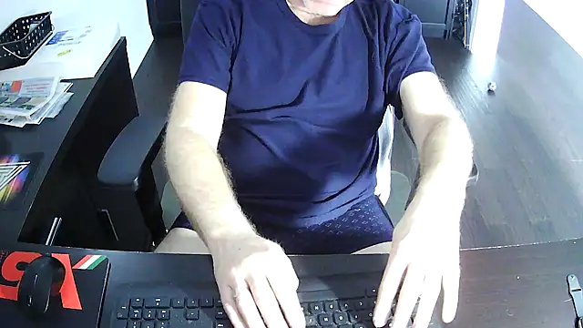 Snapshot of Shalun2000 chatting on 04/20/26, 10:00 Shalun2000 online show from 04/20/26, 10:00