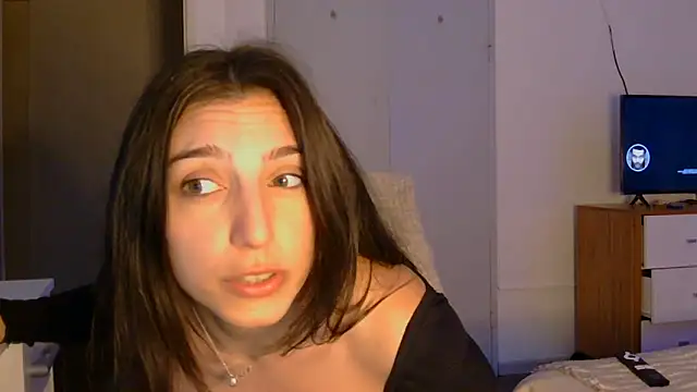 petitebelu online show from 05/27/26, 12:23