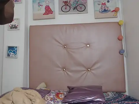 Aleja Scoott  online show from 04/05/26, 05:19