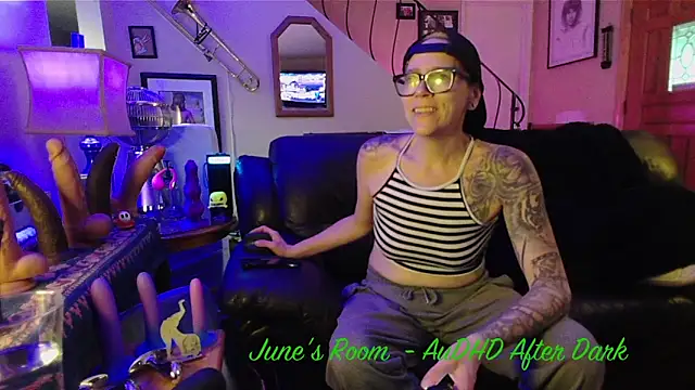 juneafterhours online show from 04/06/26, 01:56