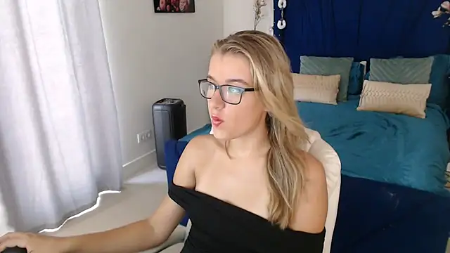 Yennyloves online show from 07/26/26, 12:23