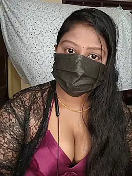 Romantic Woman online show from 05/18/26, 04:07