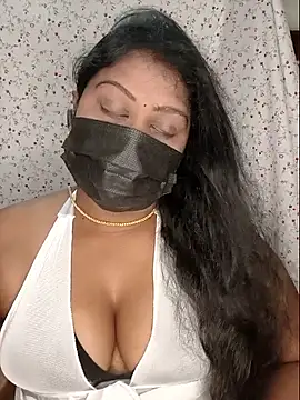 Romantic Woman online show from 05/15/26, 06:28