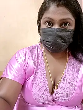 Snapshot of Romantic_Woman chatting on 04/13/26, 06:12 Romantic Woman online show from 04/13/26, 06:12