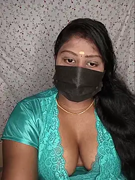Romantic Woman online show from 05/17/26, 05:02