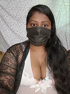 Romantic Woman online show from 05/20/26, 10:56