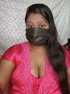 Romantic Woman online show from 05/19/26, 10:55