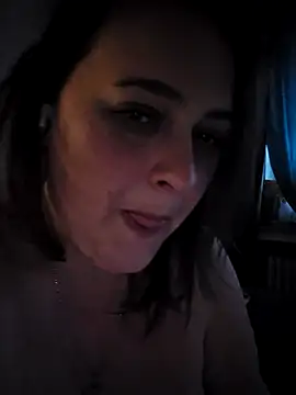 Snapshot of nika-W chatting on 05/18/26, 04:07 nika-W online show from 05/18/26, 04:07