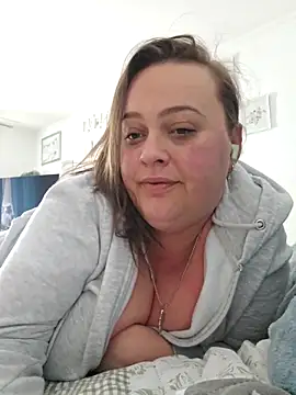 Snapshot of nika-W chatting on 05/19/26, 06:20 nika-W online show from 05/19/26, 06:20