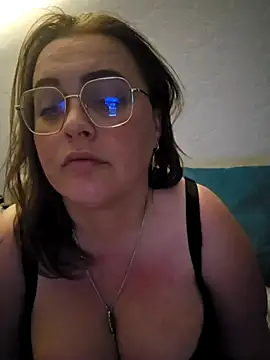Snapshot of nika-W chatting on 05/10/26, 09:27 nika-W online show from 05/10/26, 09:27