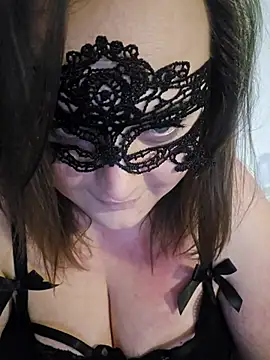 Snapshot of nika-W chatting on 04/19/26, 06:54 nika-W online show from 04/19/26, 06:54