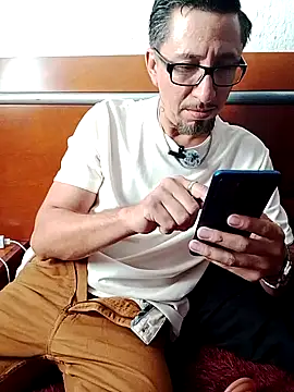 velvetblackcock online show from 04/04/26, 10:16