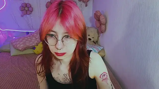 Snapshot of Alice_Nyx chatting on 04/18/26, 08:53 Alice Nyx online show from 04/18/26, 08:53