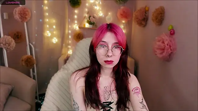 Alice Nyx online show from 04/09/26, 08:37